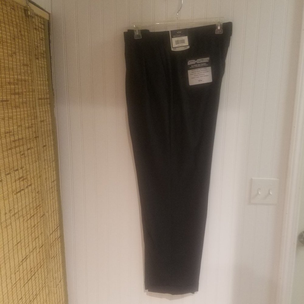 Men's pleated dress pants 40X32 NWT